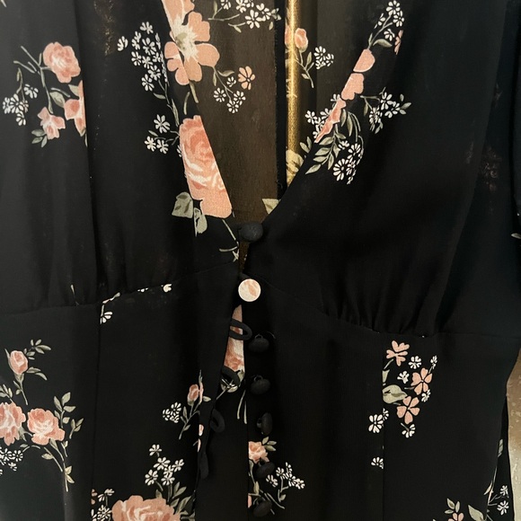 Reformation dark floral blouse (size 4) - Picture 2 of 5